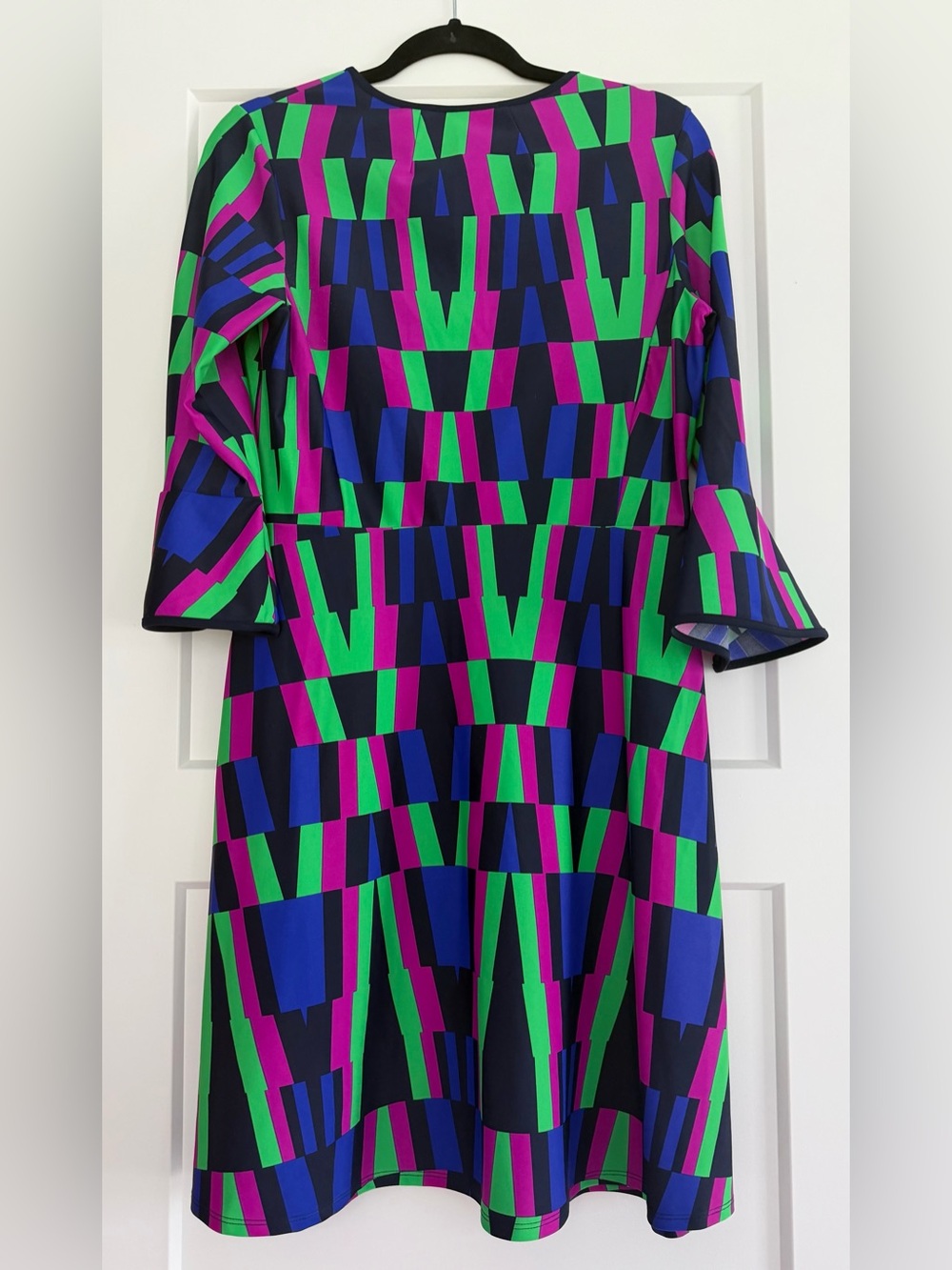 EUC Jude Connally Geometric Bell Sleeve Wrinkle Resistant Travel Dress, Medium - Picture 6 of 9